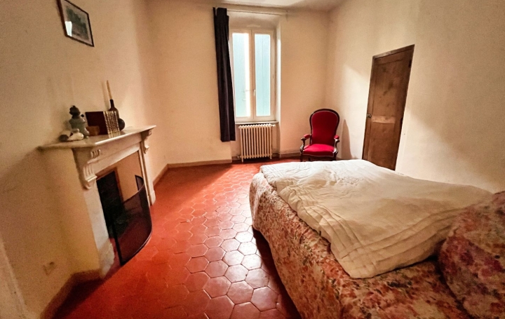 Maison FABREZAN (11200)  207 m2 263 000 € 