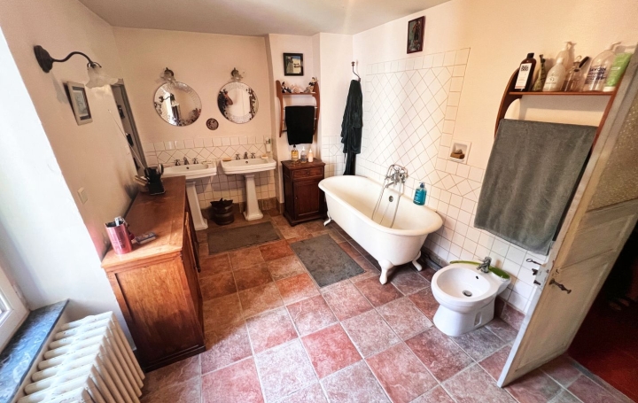 Maison FABREZAN (11200)  207 m2 263 000 € 
