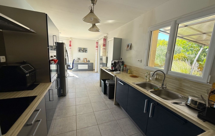 Villa AIGNE (34210)  140 m2 449 000 € 