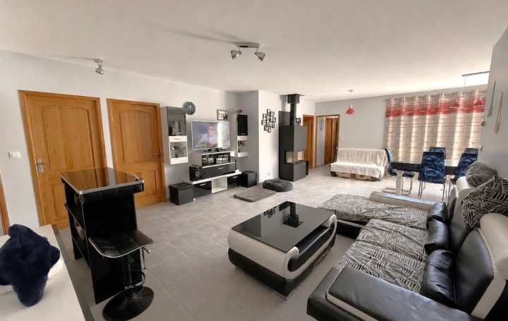 Villa AIGNE (34210)  140 m2 449 000 € 