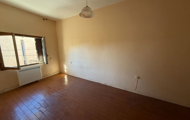 Maison de village OUVEILLAN (11590)  99 m2 79 000 € 