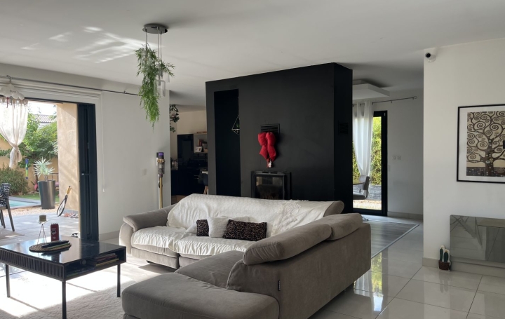 Villa MOUSSAN (11120)  115 m2 360 000 € 