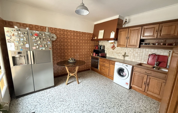 Maison de village OLONZAC (34210)  143 m2 59 000 € 