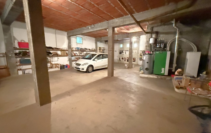 Maison de village OLONZAC (34210)  143 m2 59 000 € 