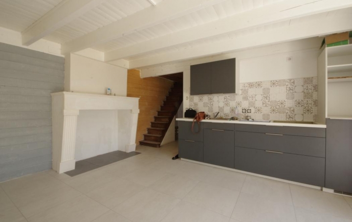 Réseau Immo-diffusion : Maison de village  FERRIERES  235 m2 172 000 € 