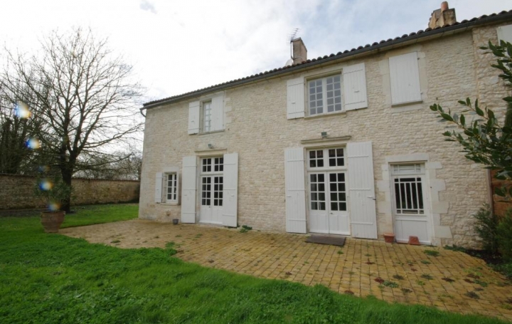 Réseau Immo-diffusion : Maison de village  MONTROY  200 m2 478 000 € 