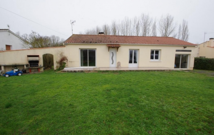 Réseau Immo-diffusion : Maison  SAINT-GERMAIN-DE-MARENCENNES  120 m2 169 000 € 