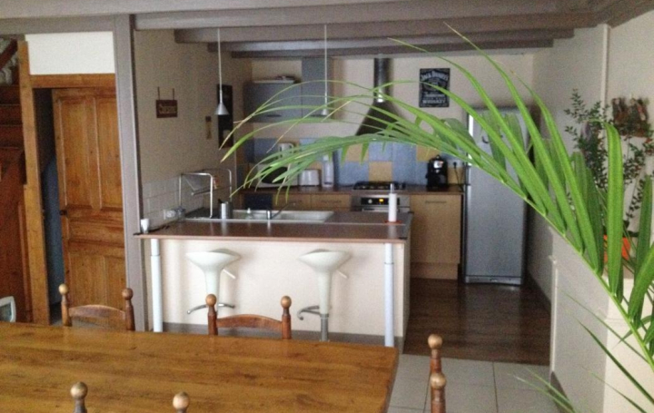 Réseau Immo-diffusion : Maison de village  LE THOU  130 m2 153 000 € 