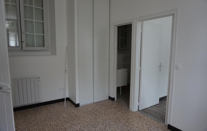 Réseau Immo-diffusion : Appartement P2  JOIGNY  32 m2 390 € 