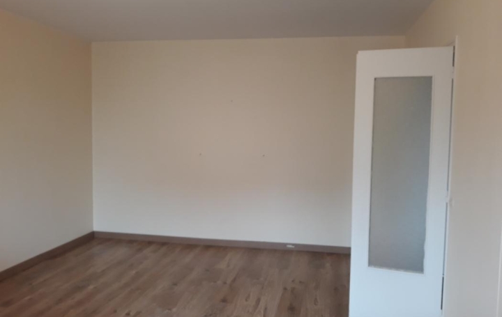 3 Pièces SENS (89100)  68 m2 610 € 