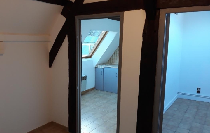 2 Pièces SENS (89100)  30 m2 415 € 