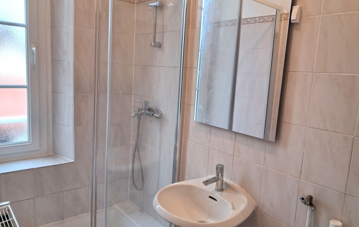 3 Pièces SENS (89100)  51 m2 610 € 