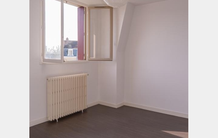 2 Pièces SENS (89100)  50 m2 645 € 