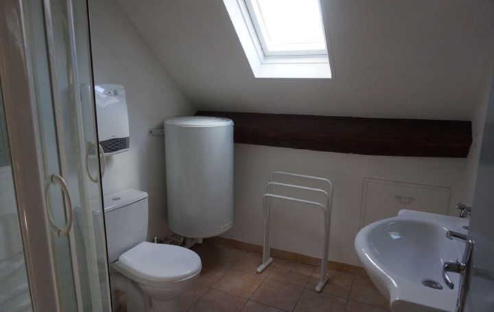 Studio SENS (89100)  25 m2 445 € 