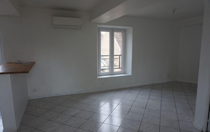 4 Pièces MALAY-LE-GRAND (89100)  82 m2 640 € 