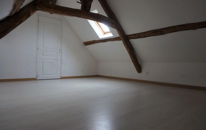 4 Pièces MALAY-LE-GRAND (89100)  82 m2 640 € 