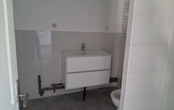 4 Pièces MALAY-LE-GRAND (89100)  82 m2 750 € 