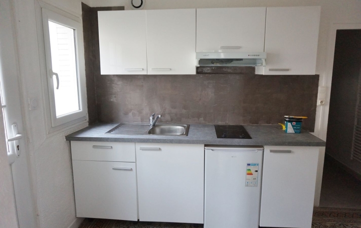 Maison SENS (89100)  28 m2 390 € 