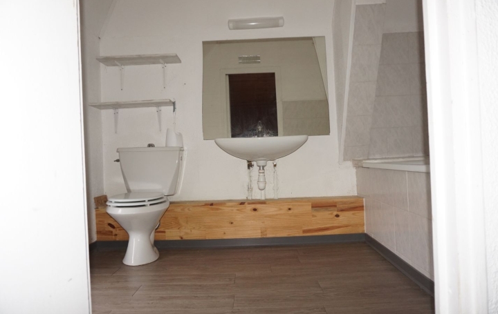 Maison PARON (89100)  57 m2 490 € 