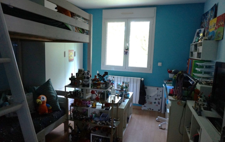 4 Pièces SENS (89100)  99 m2 780 € 