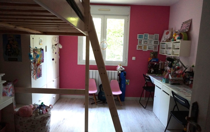 4 Pièces SENS (89100)  99 m2 780 € 