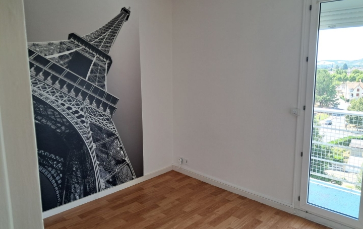 3 Pièces SENS (89100)  71 m2 670 € 