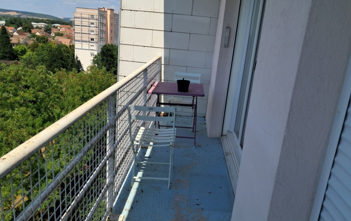 3 Pièces SENS (89100)  71 m2 670 € 