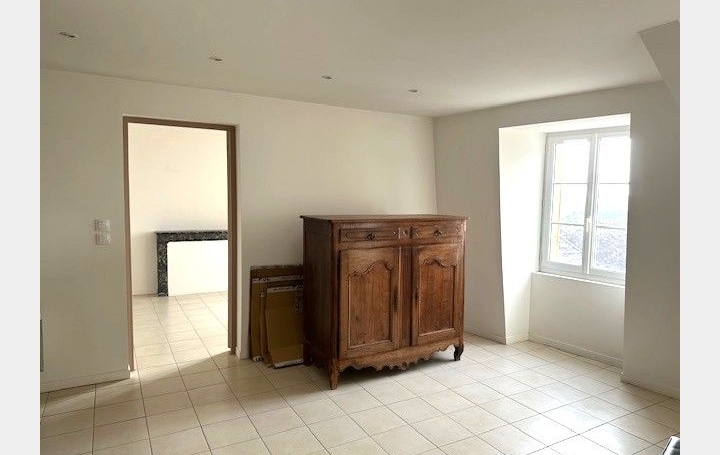 3 Pièces JOIGNY (89300)  72 m2 670 € 