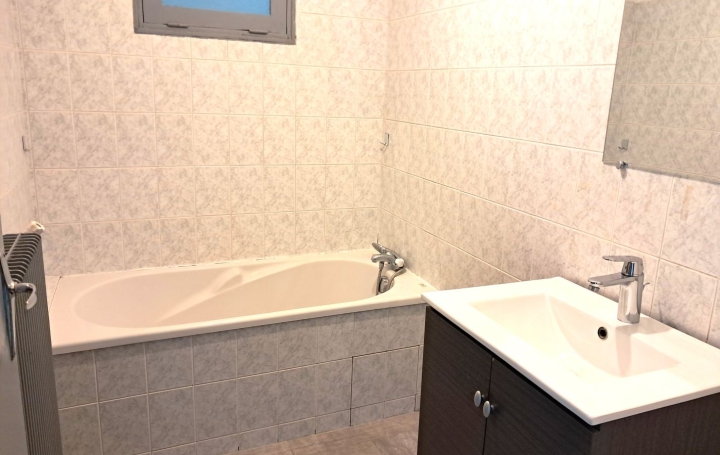 2 Pièces SENS (89100)  46 m2 470 € 