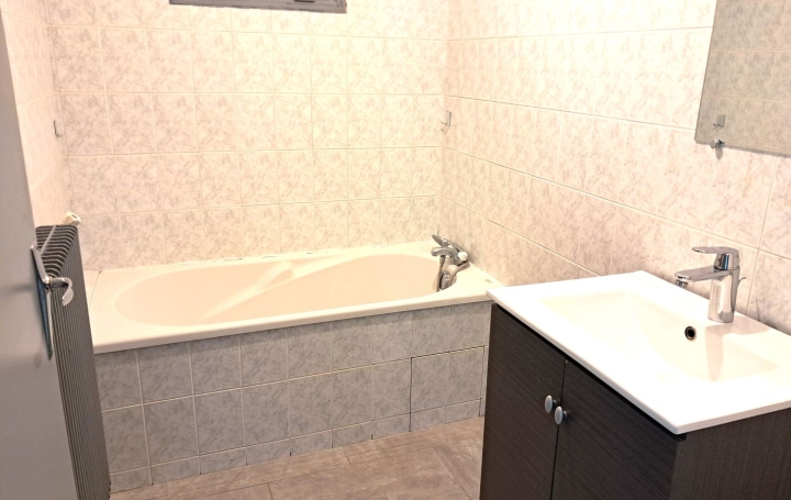 2 Pièces SENS (89100)  46 m2 470 € 
