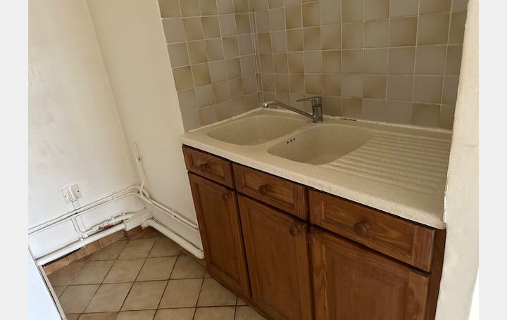 Studio SENS (89100)  24 m2 44 500 € 