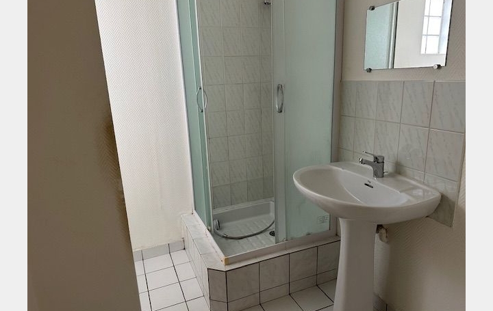 Studio SENS (89100)  24 m2 44 500 € 