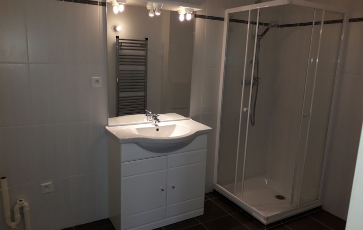 3 Pièces SAINT-PARRES-LES-VAUDES (10260)  65 m2 670 € 