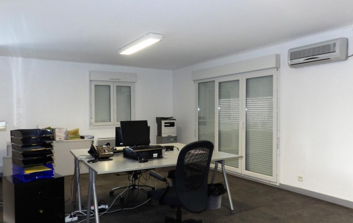 Réseau Immo-diffusion : Local commercial  LA CHAPELLE-SAINT-LUC  72 m2 920 € 