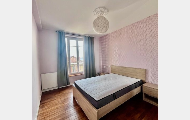 3 Pièces SAINTE-SAVINE (10300)  53 m2 595 € 