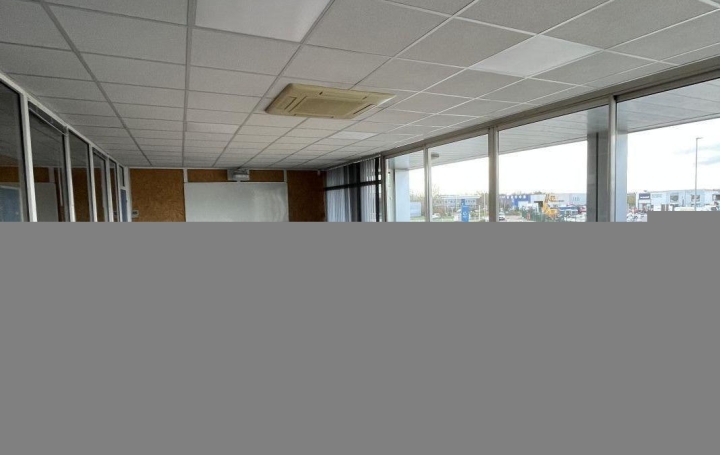 Local commercial LA CHAPELLE-SAINT-LUC (10600)  1 385 m2 16 740 € 