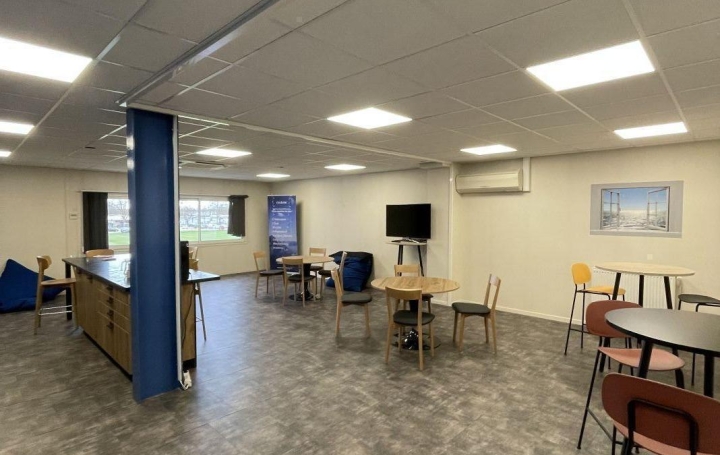 Local commercial LA CHAPELLE-SAINT-LUC (10600)  1 385 m2 16 740 € 