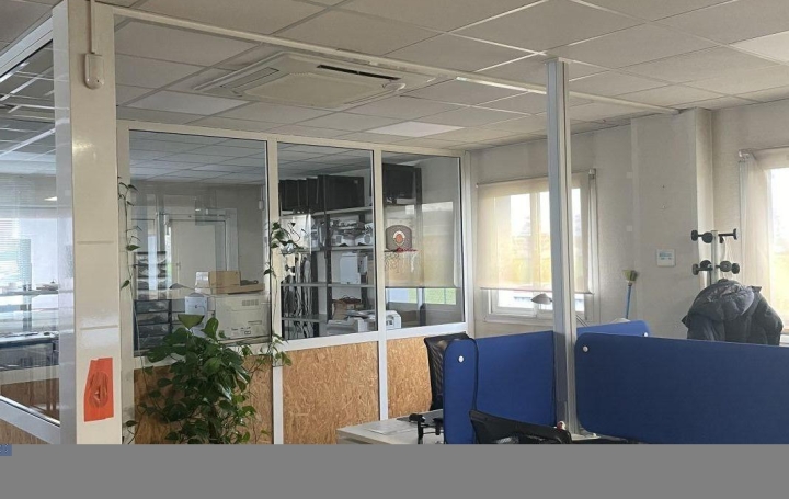 Local commercial LA CHAPELLE-SAINT-LUC (10600)  1 385 m2 16 740 € 