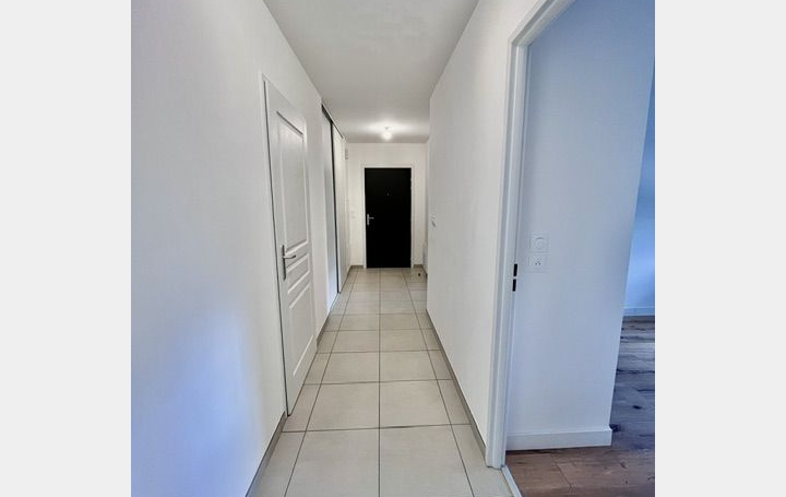 4 Pièces FAGNIERES (51510)  84 m2 852 € 