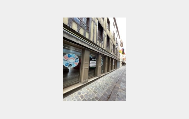 Local commercial TROYES (10000)  70 m2 1 500 € 