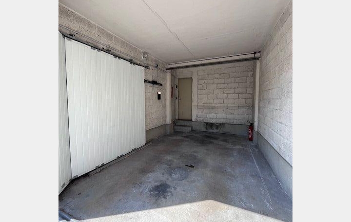 3 Pièces TROYES (10000)  86 m2 820 € 
