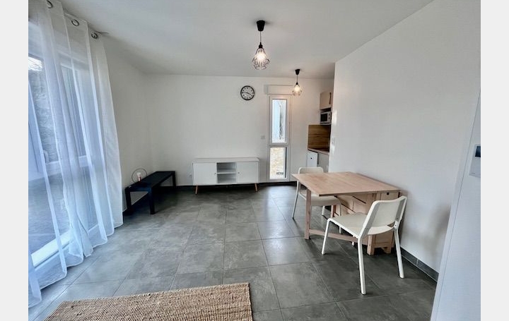 Studio TROYES (10000)  22 m2 410 € 