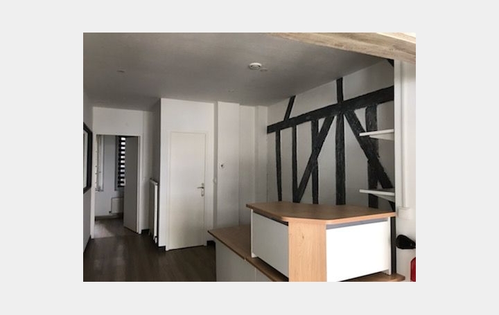 Local commercial TROYES (10000)  95 m2 1 000 € 