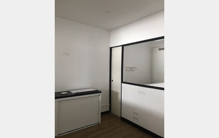 Local commercial TROYES (10000)  95 m2 1 000 € 