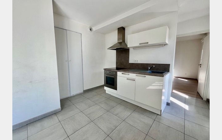 2 Pièces TROYES (10000)  42 m2 494 € 