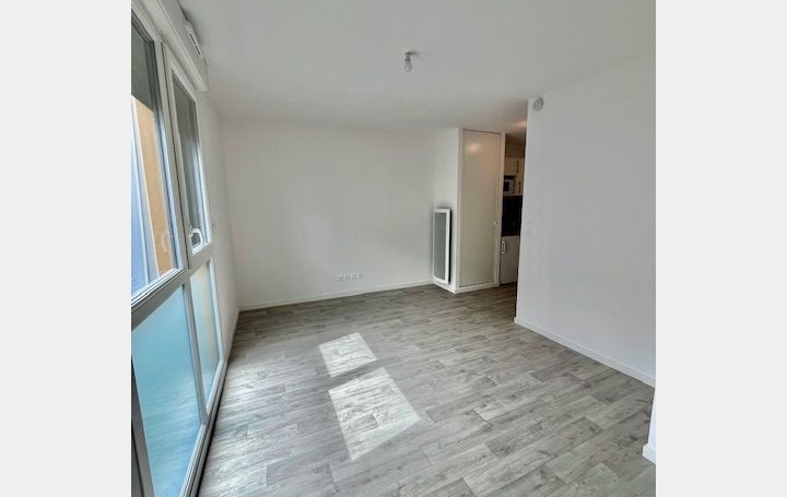 Studio TROYES (10000)  22 m2 390 € 