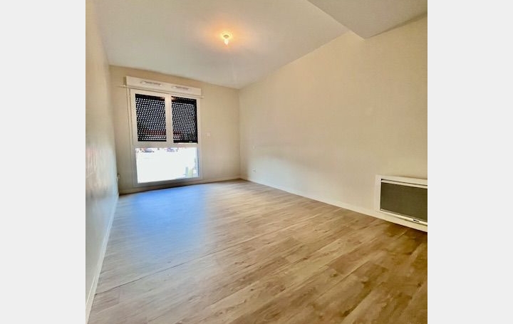 Studio TROYES (10000)  24 m2 274 € 