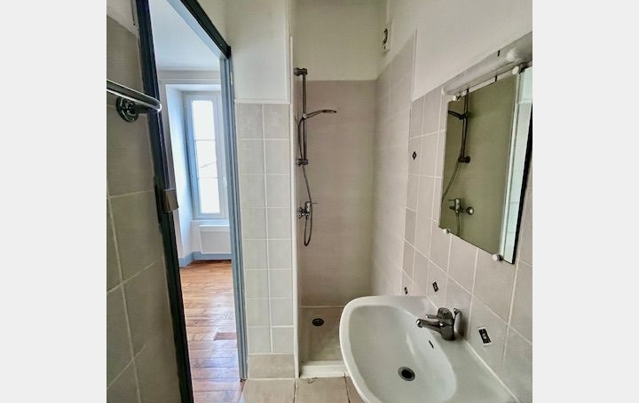 2 Pièces TROYES (10000)  45 m2 445 € 