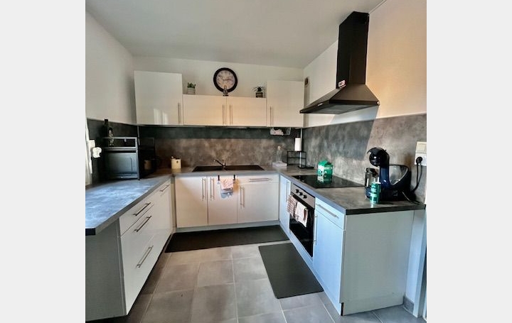 4 Pièces TROYES (10000)  92 m2 860 € 