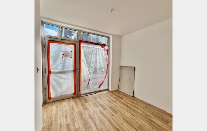 Local commercial TROYES (10000)  33 m2 600 € 